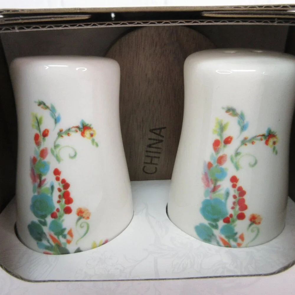 Pioneer Woman Painted Meadow Salt Shakers Acacia Wood Base Floral White